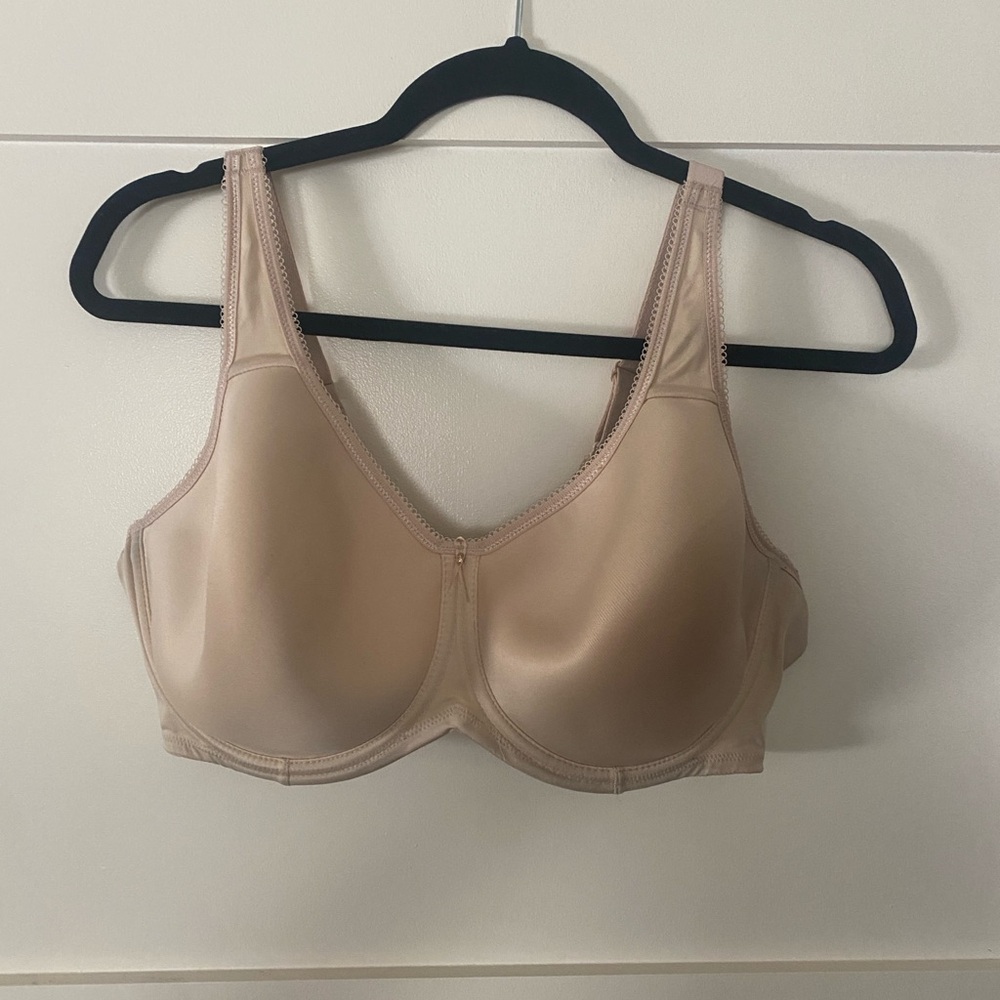 Wacoal 40DD nude bra. Great condition. Worn a couple times postpartum.